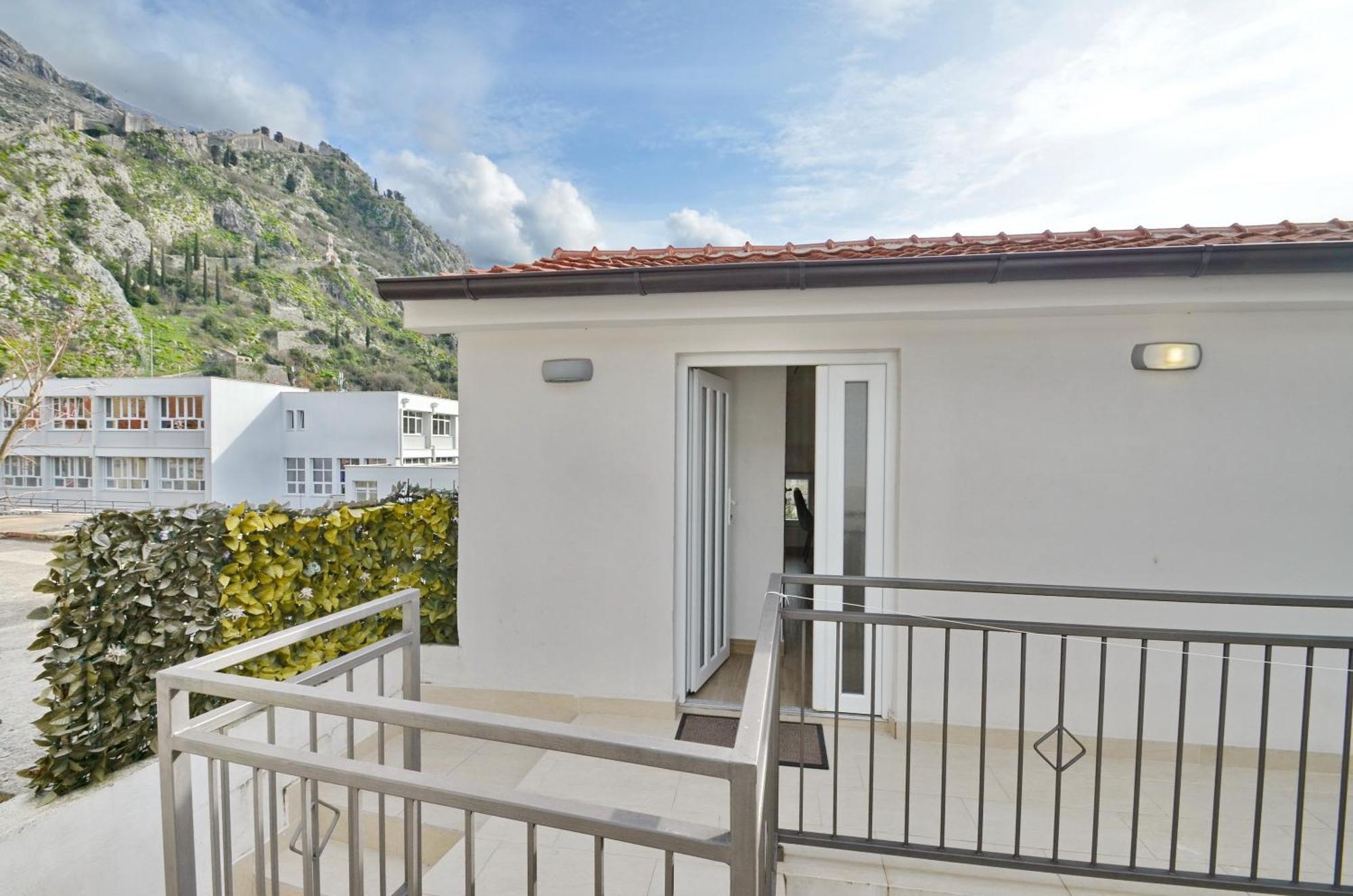 Apartament La Mar Mar Kotor Zewnętrze zdjęcie